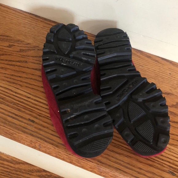 Ron White Red Suede All Day Heels - Picture 4 of 6